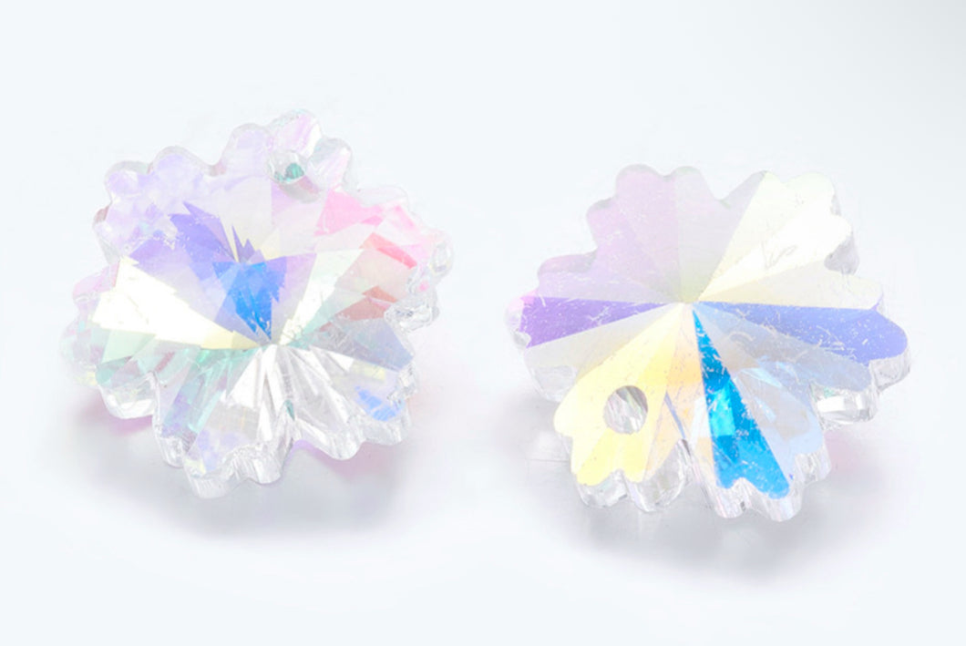 14 mm Glass Snowflake Pendant