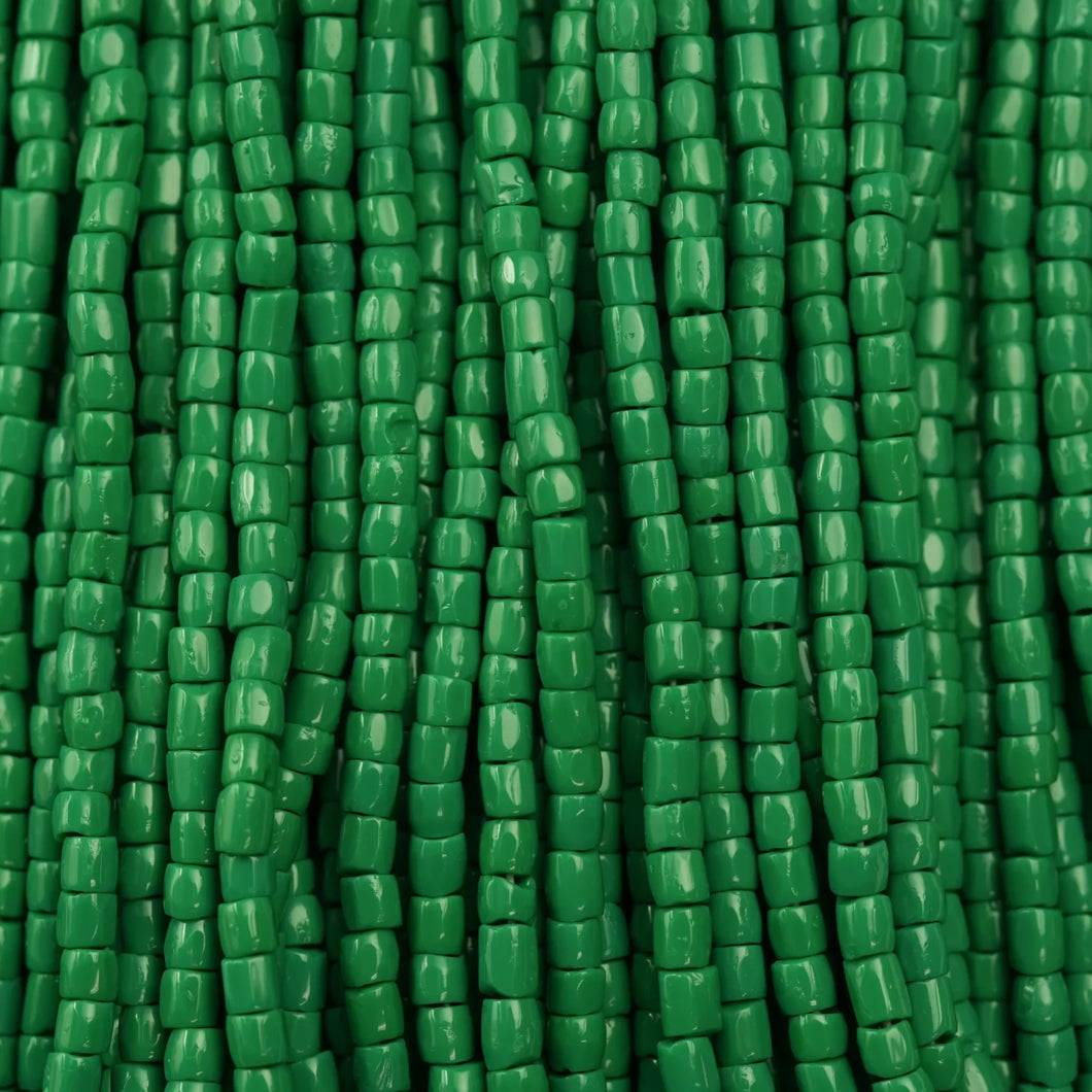 Opaque Dark Green (93C15)