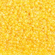Size 10 Seed Beads - Transparent Yellow Matte AB (Y05)